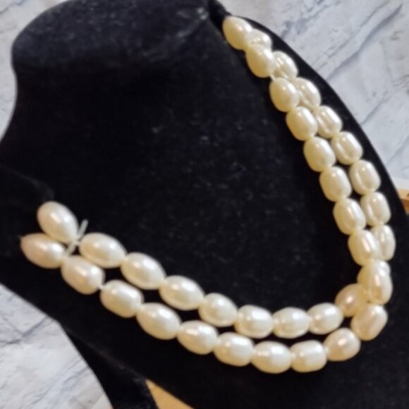 Zara Pearl Velvet Choker - Picture 7 of 10